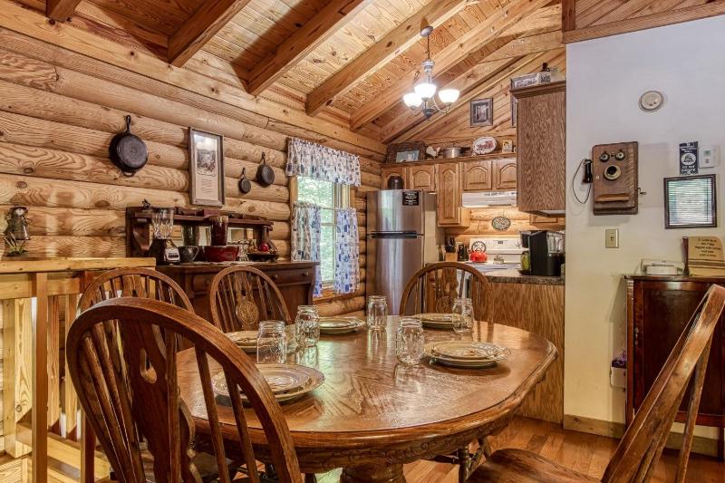 ER44 - Rising Eagle - Great Location! Close To Town! cabin - image 19