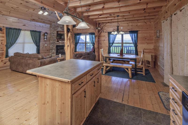 Bear Hugs - Great Cabin! cabin - image 30