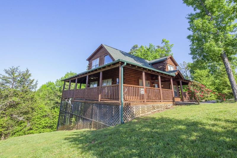 Bear Hugs - Great Cabin! cabin - image 22