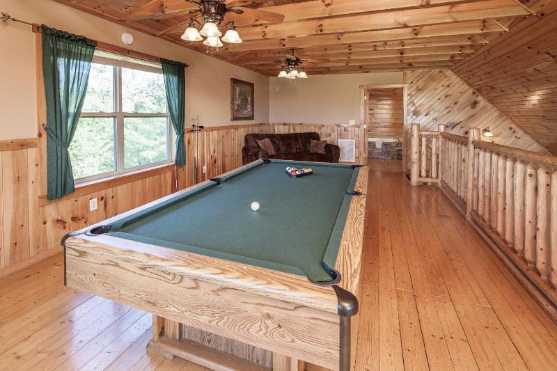 Bear Hugs - Great Cabin! cabin - image 8