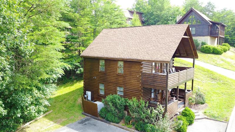 ER13 - Moose Manor Great location - Close to town! cabin - image 12