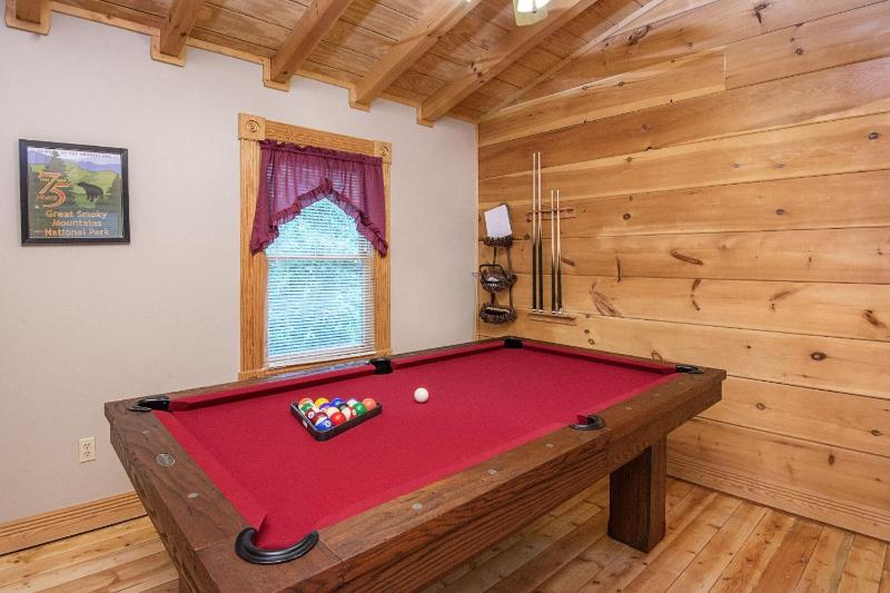ER100 - Making Memories Great location - Close to town! cabin - image 22