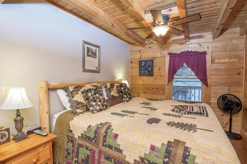 ER100 - Making Memories Great location - Close to town! cabin - image 27