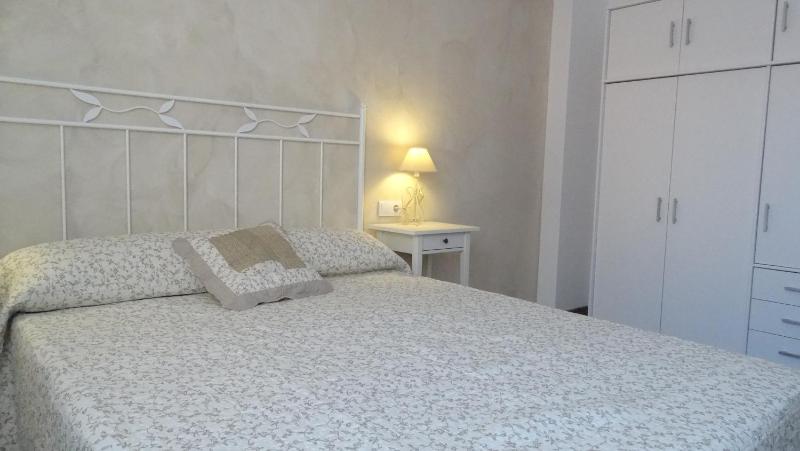 One-Bedroom Apartment image 3
