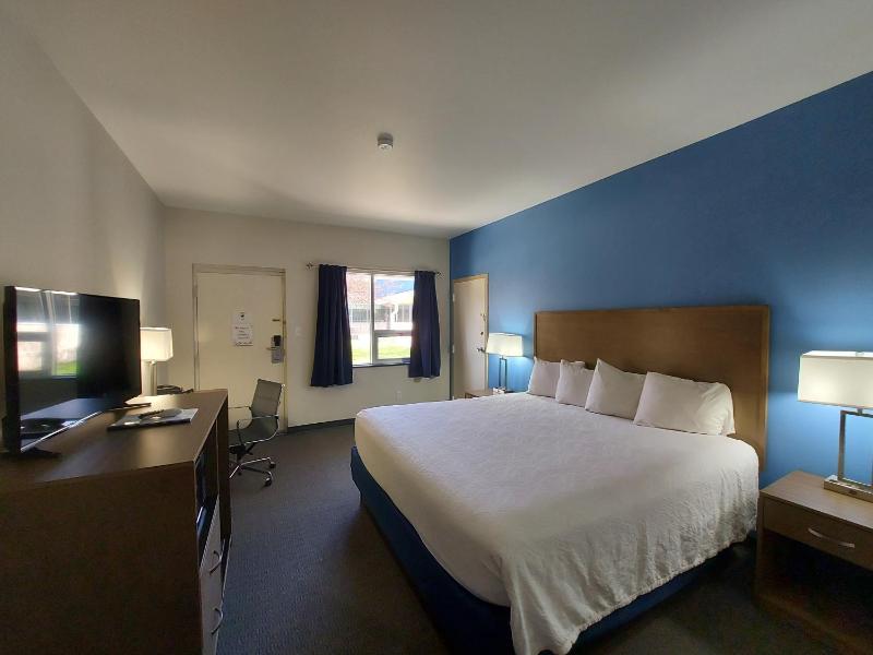 King Room image 3