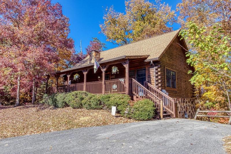ER102 - Barbara Great Location! Close to town cabin - image 1