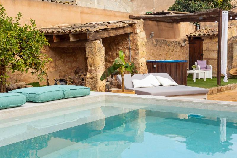 Villa with Private Pool image 4