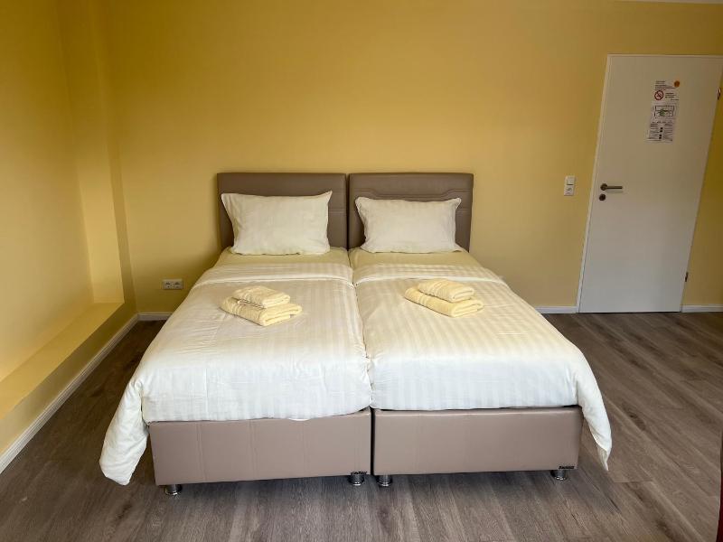 Double Room image 1
