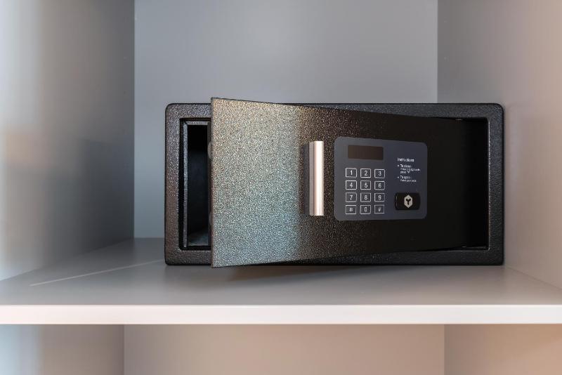 Standard Double Room image 3