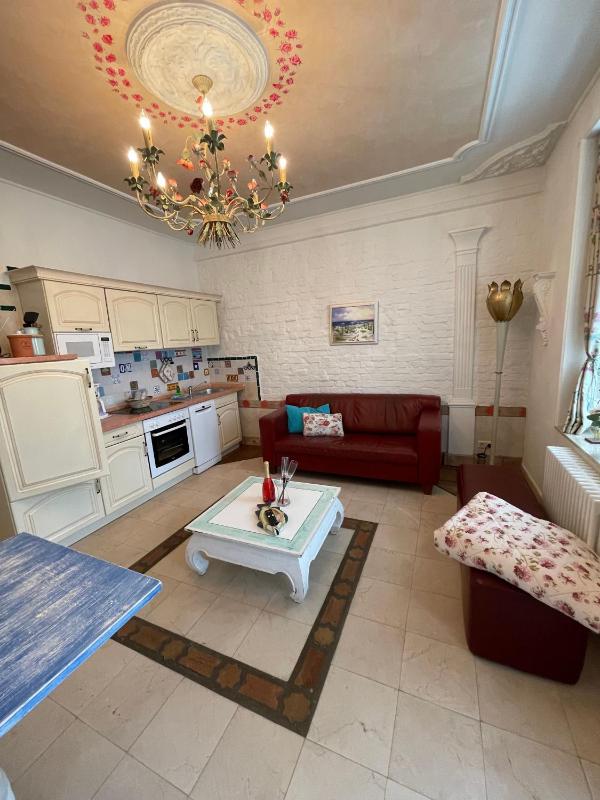 One-Bedroom Apartment image 3