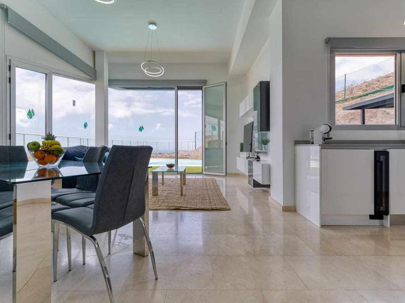 Villa Calm Ocean views by Infinity Summer - image 10
