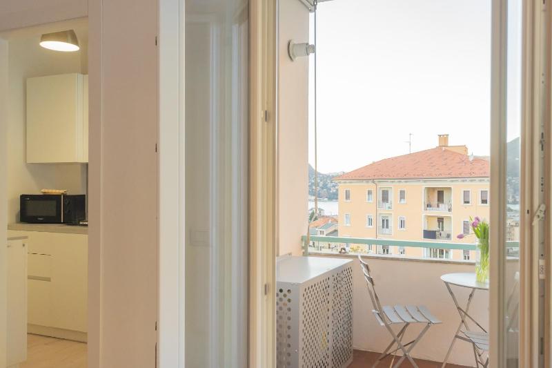 White Lake View Apartment by Rent All Como - image 11