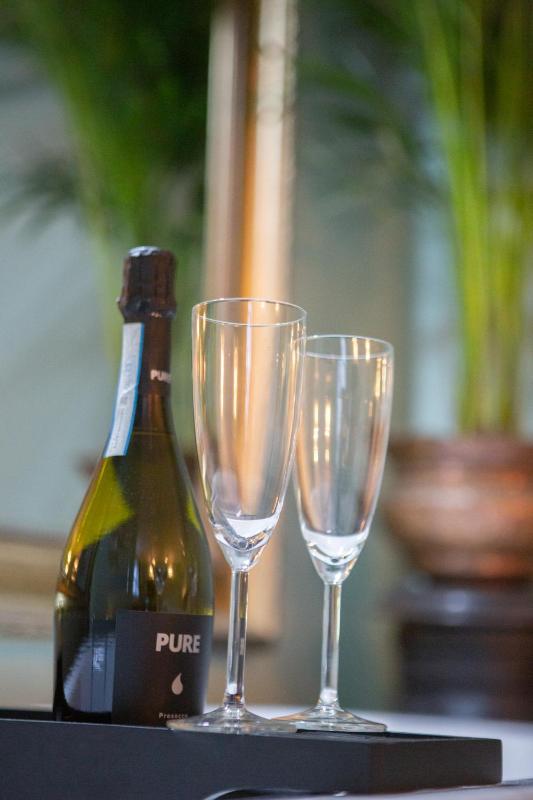 Junior Suite with Garden View image 2