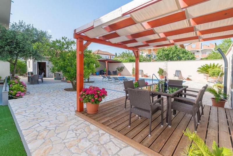 Apartments Villa Odesa with shared pool - image 35