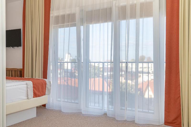 Double Room with City View - No Balcony image 4