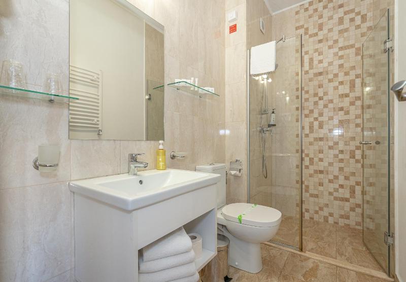 Double Room with City View - No Balcony image 2