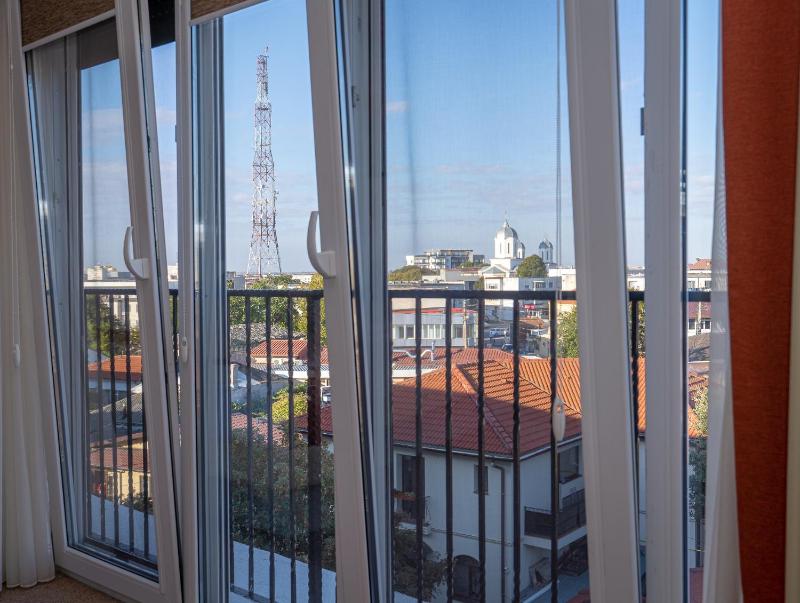 Double Room with City View - No Balcony image 3