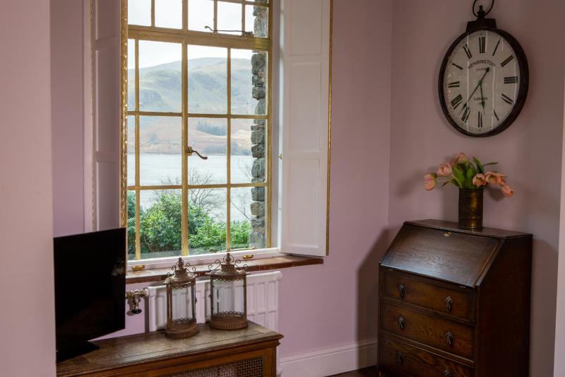 Junior Suite with Lake View image 4