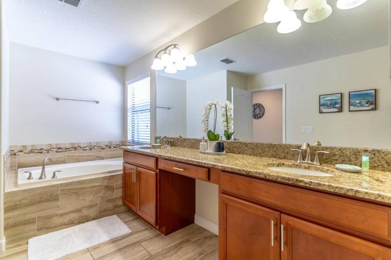 5493 Solterra - image 10