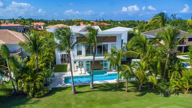 Best Private Cocotal Villas in Punta Cana - image 1