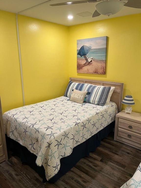Marylander Condominiums 90 steps from the beach - image 15