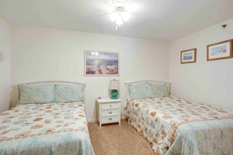 Marylander Condominiums 90 steps from the beach - image 37