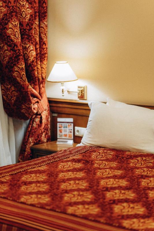 Standard Double or Twin Room image 4