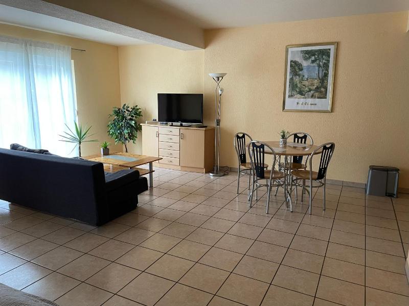 Apartment with Terrace image 4