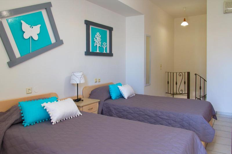 One Bedroom Apartment Split Level image 1