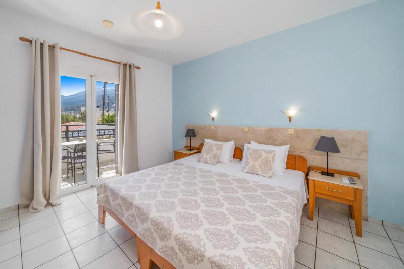 One-Bedroom Triple Apartment image 1