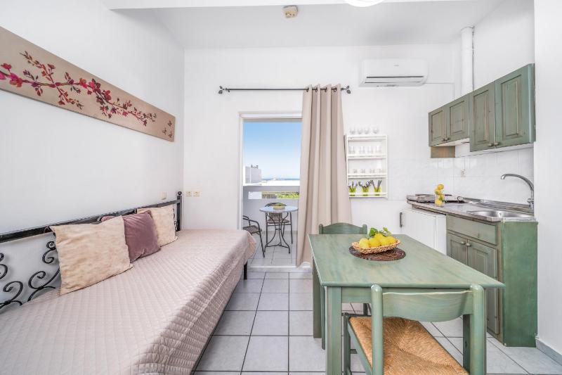 One-Bedroom Triple Apartment image 3
