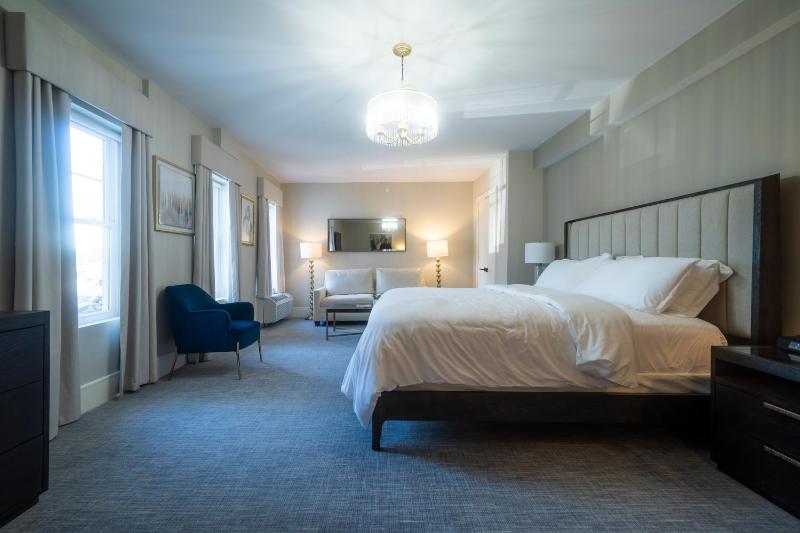 King Room image 3