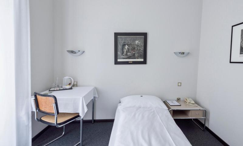 Standard Single Room with Shared Bathroom - Annex image 3