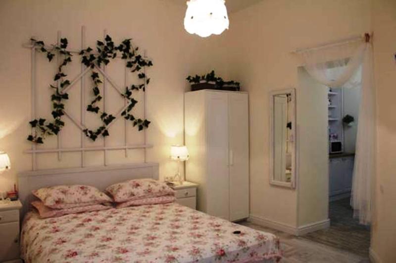 Romantic Apartment on Rynok square with Air-Conditioning - image 16