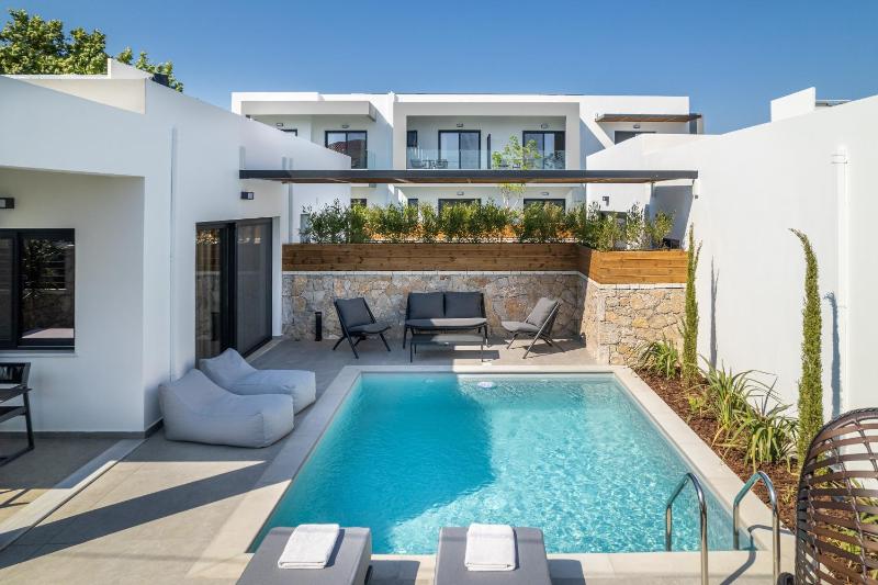 Sezian Boutique Homes and Villas - image 2