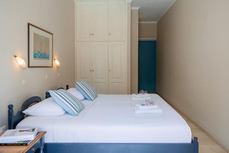 Economy Double Room image 2