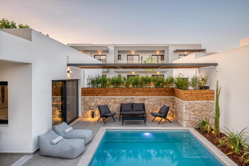 Sezian Boutique Homes and Villas - image 39