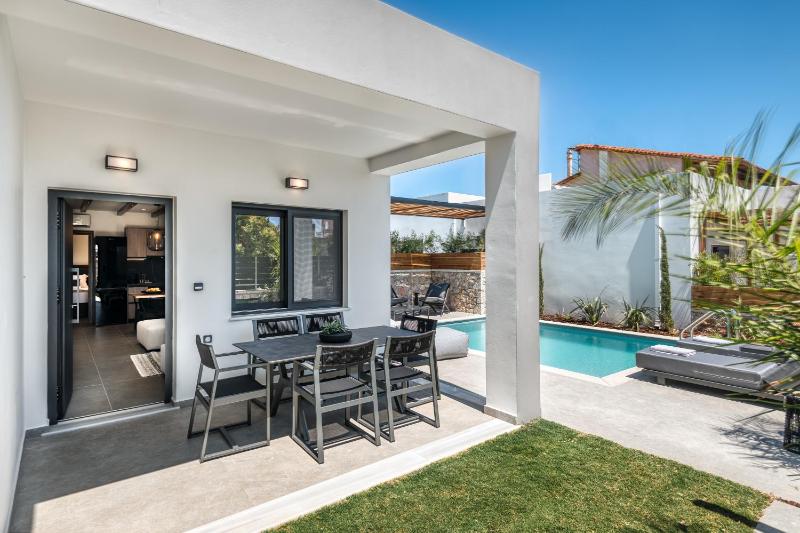 Sezian Boutique Homes and Villas - image 7