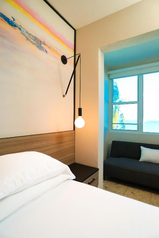 Tryst Ocean View King image 2