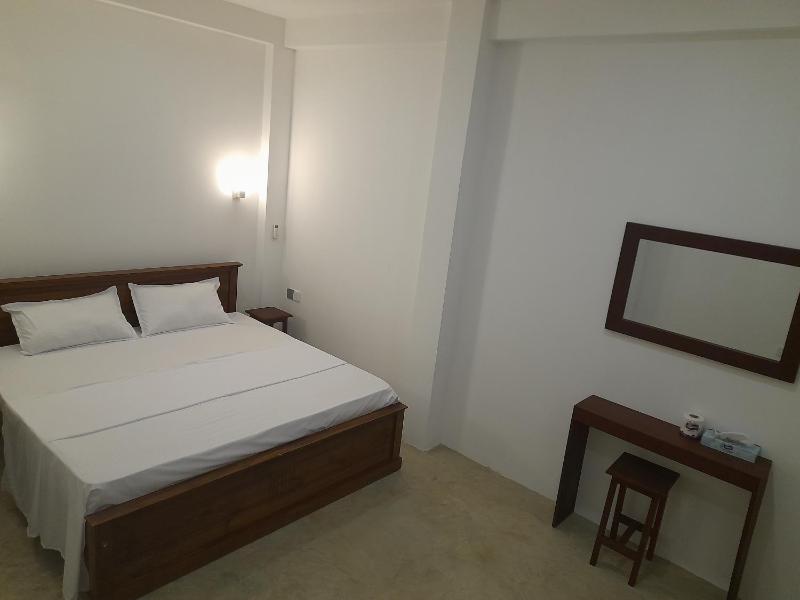 Gloria Inn - image 41