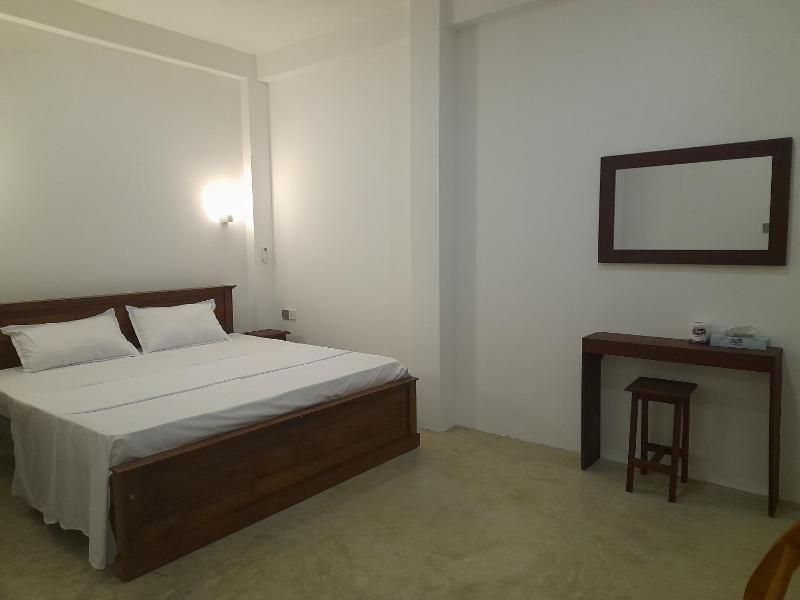 Gloria Inn - image 7