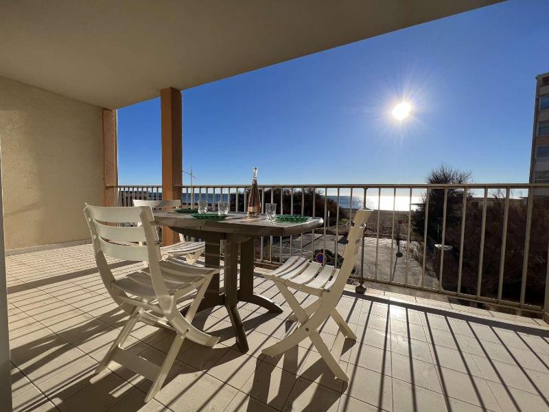 T2 avec terrasse parking prive proche plage - FR-1-701-18 - image 3