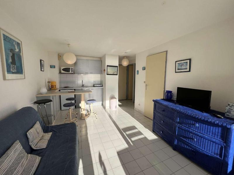 T2 avec terrasse parking prive proche plage - FR-1-701-18 - image 4