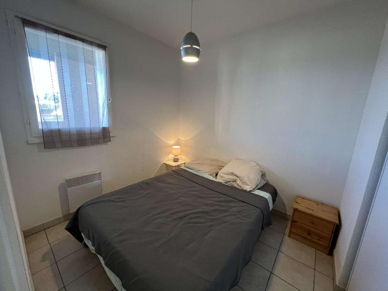 Appartement T3 avec Piscine Clim Terrasse Parking Prive - A 600m de la Plage 6 Pers. - FR-1-701-14 - image 3