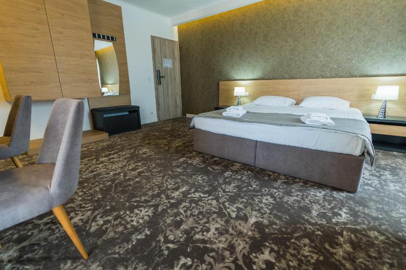 King Room with Balcony image 3