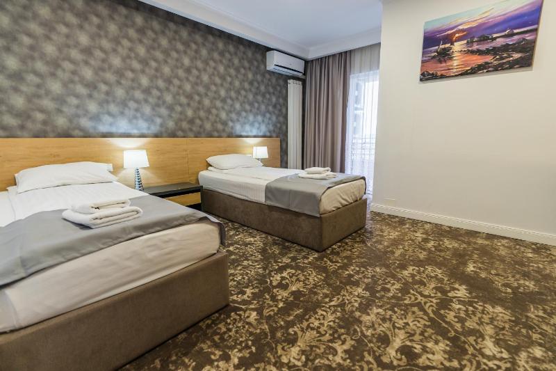 Double Room image 4