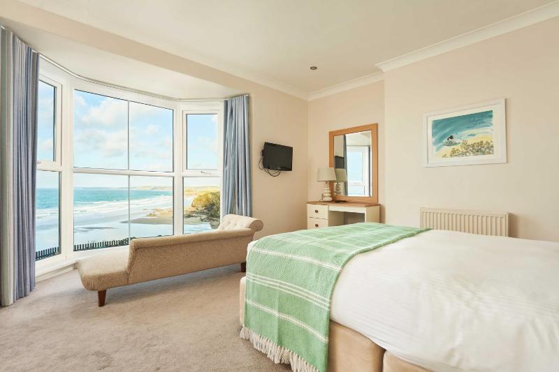 Superior Double Room with Coastal View image 3