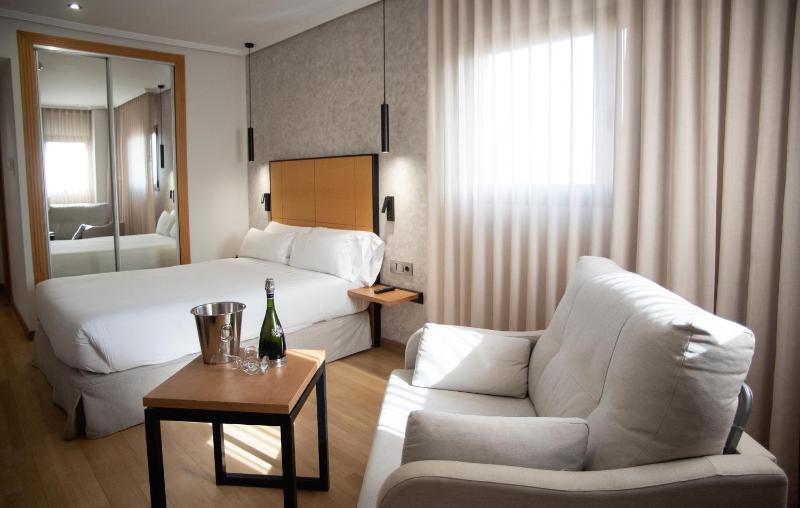 Double Room image 4