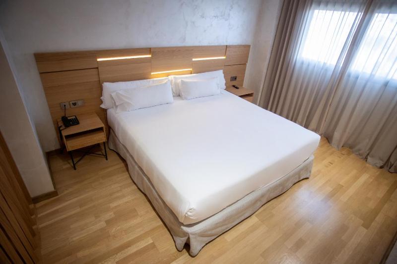 Double Room image 1