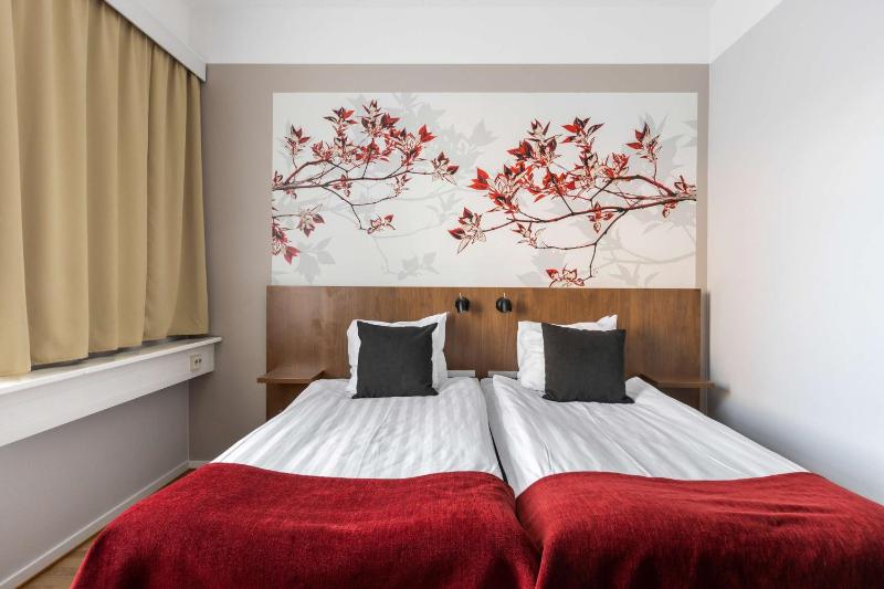 Standard Twin Room image 1